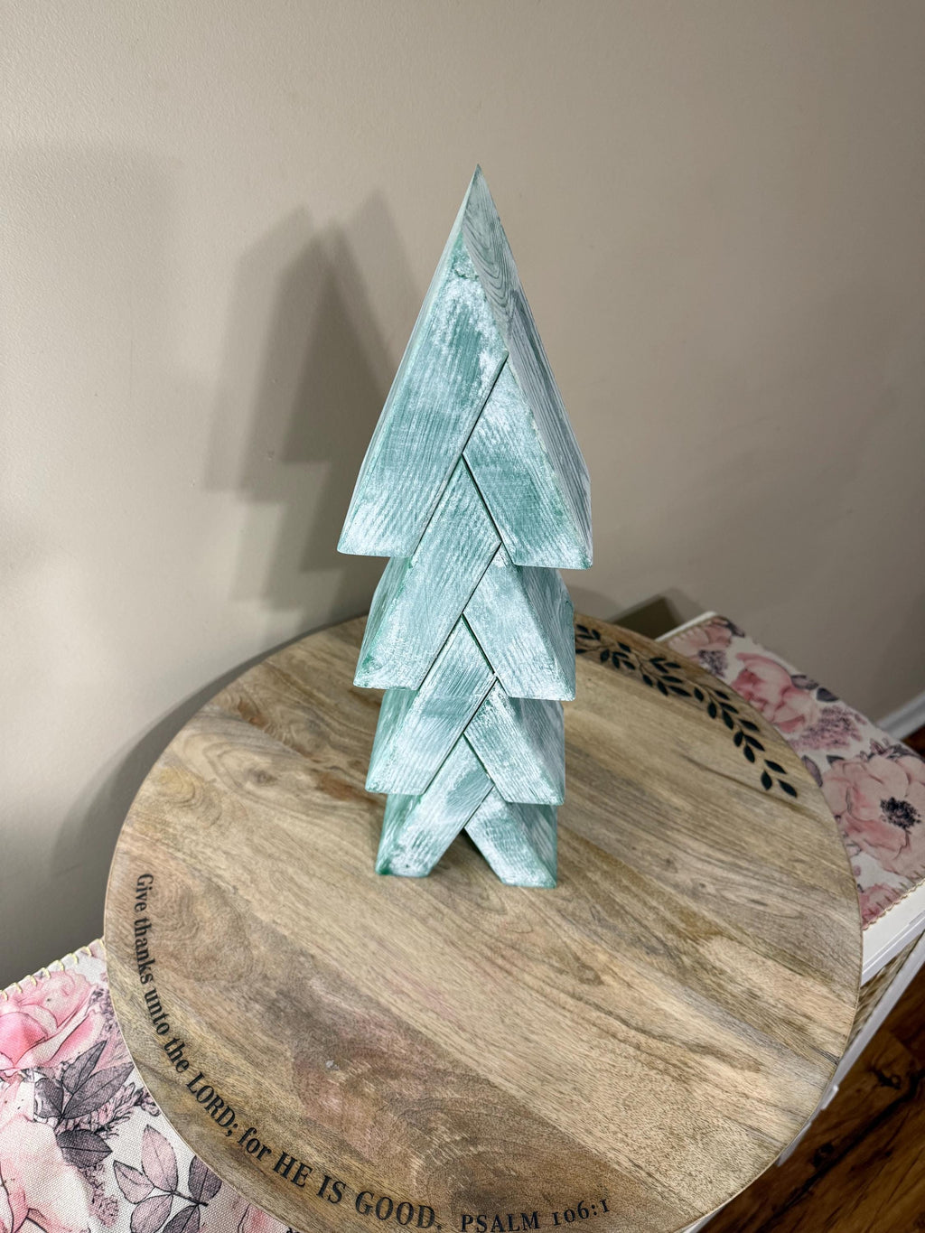 Rustic Wooden Christmas Tree Decor